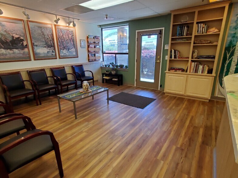 More Photos Of 11879 Kemper Rd, Auburn Office For Lease