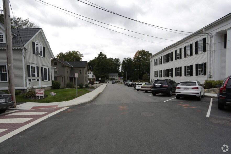 More Photos Of 12 Library St, Framingham Office For Lease