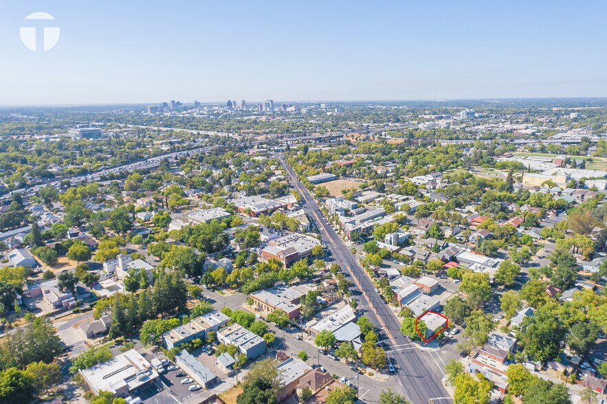 More Photos Of 3527 Broadway, Sacramento Storefront For Sale