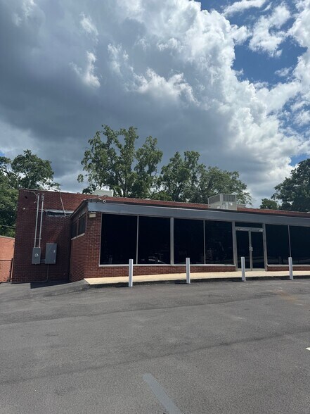 More Photos Of 1783 NE Cheshire Bridge Rd, Atlanta Freestanding For Sale