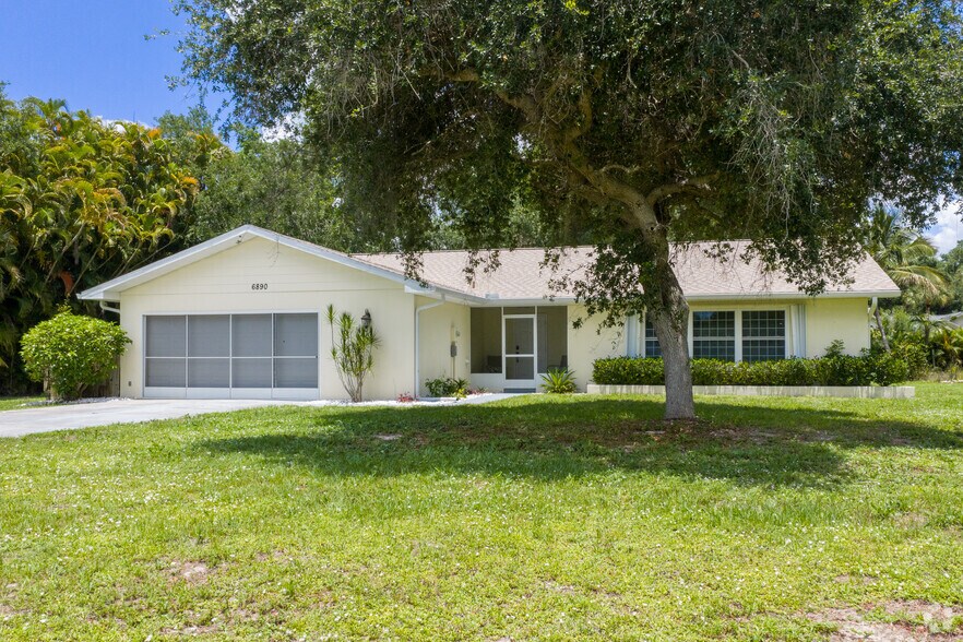 More Photos Of 6901 Hendry Creek Dr, Fort Myers Unknown For Sale