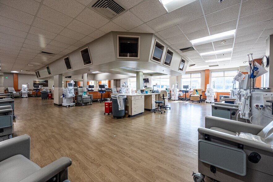 More Photos Of 1312 Professional Blvd, Evansville Medical For Sale