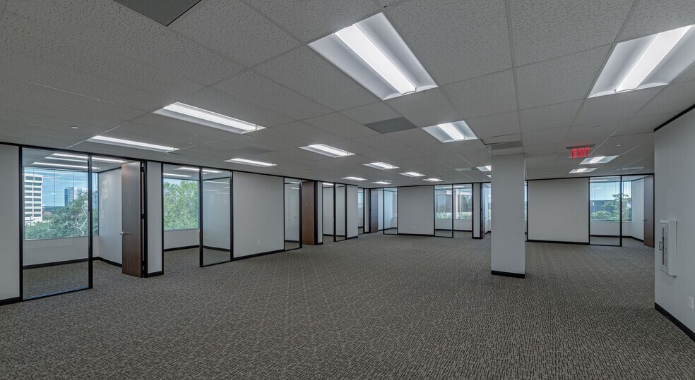 More Photos Of 2929 Briarpark Dr, Houston Office For Sale
