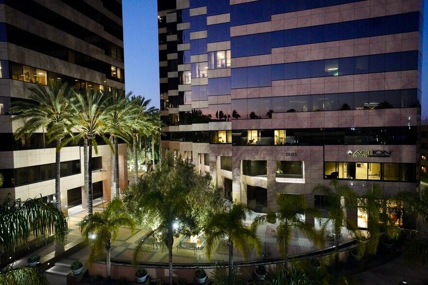 More Photos Of 2601-2603 Main St, Irvine Unknown For Lease