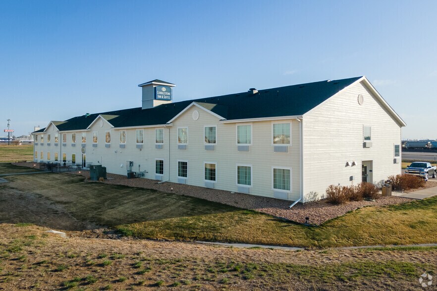 More Photos Of 485 S Elm Rd, Eaton Hotel For Sale