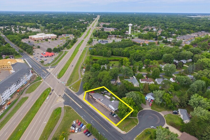 More Photos Of 2345 County Road H2, Mounds View Freestanding For Sale