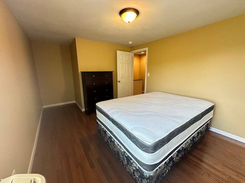 More Photos Of 205-274 Robert Dr, Syracuse Apartments For Sale