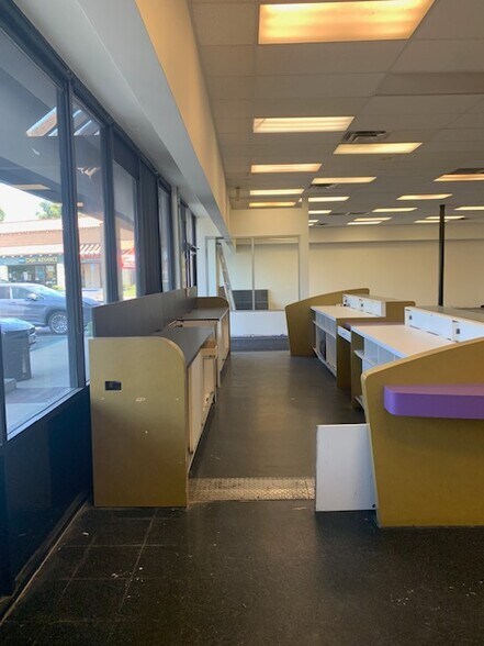 More Photos Of 2445-2497 Foothill Blvd, La Verne Storefront For Lease