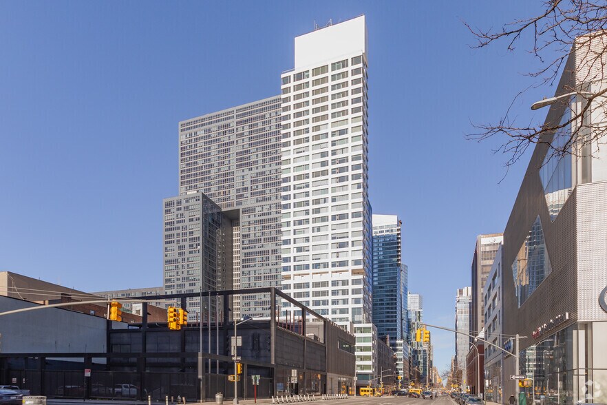 More Photos Of 606 W 57th St, New York Apartments For Lease