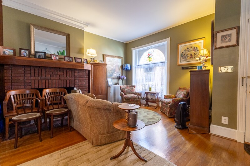 More Photos Of 22 E 2nd St, Frederick Office Residential For Lease