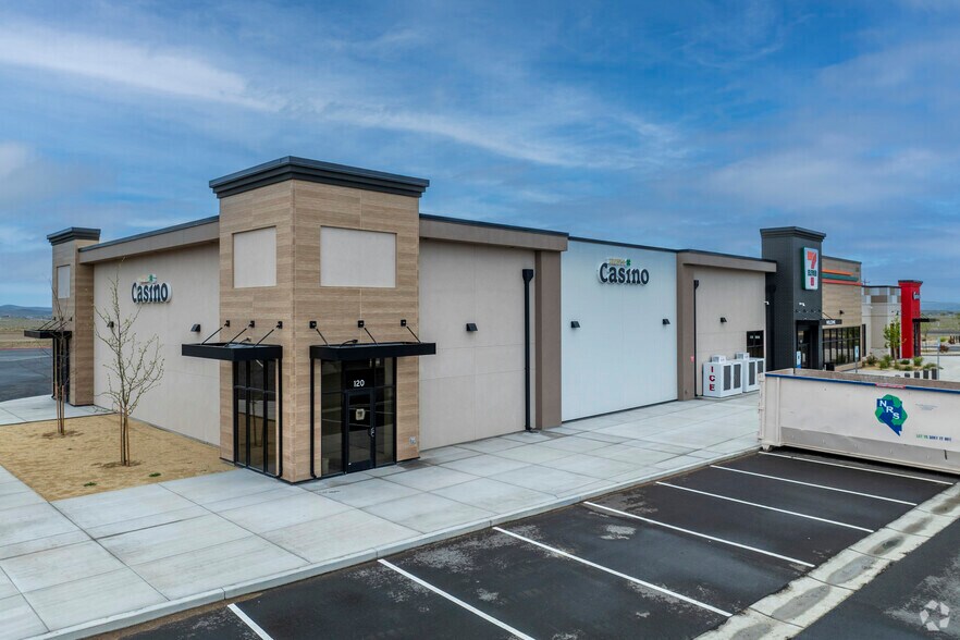 Primary Photo Of 32000 Opal Ave, Silver Springs General Retail For Lease