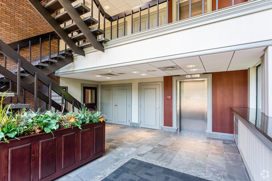 More Photos Of 10-40 Tower Ln, Avon Unknown For Lease