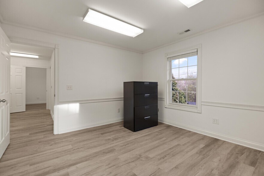 More Photos Of 103 Wind Haven Dr, Nicholasville Office For Lease