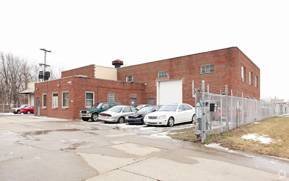 Primary Photo Of 1950 Bailey Rd, Dearborn Warehouse For Lease