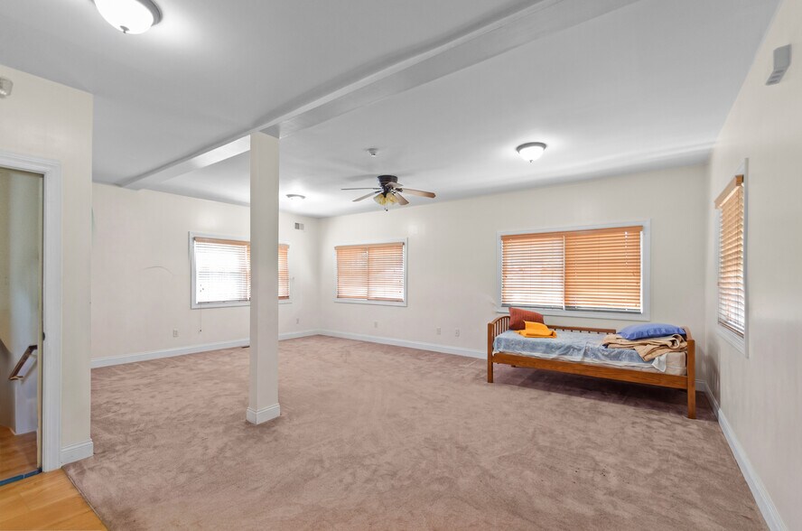 More Photos Of 431 Washington Ave, Belleville Healthcare For Sale