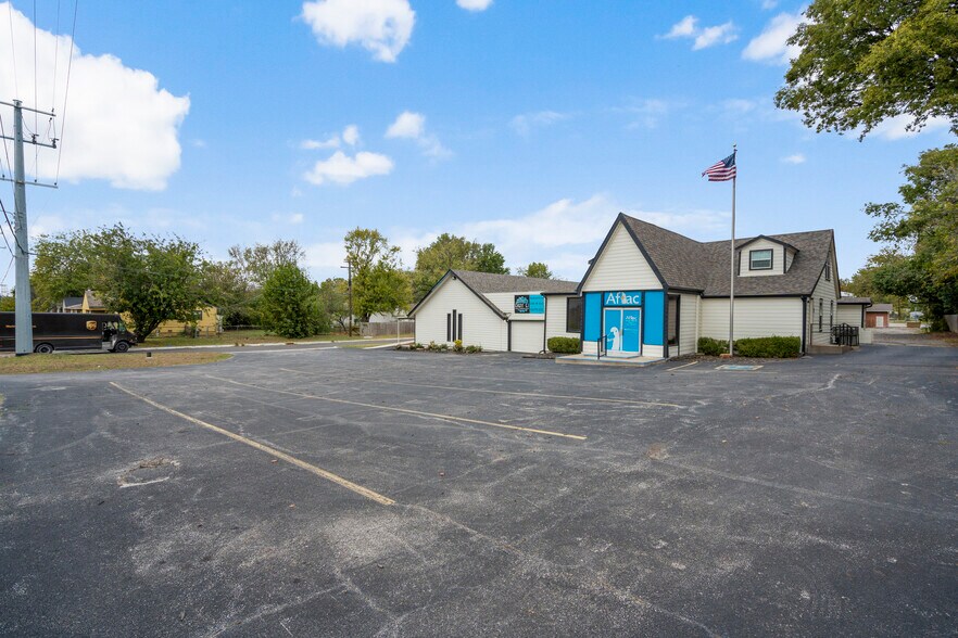 More Photos Of 1823 W 51st St, Tulsa Freestanding For Sale