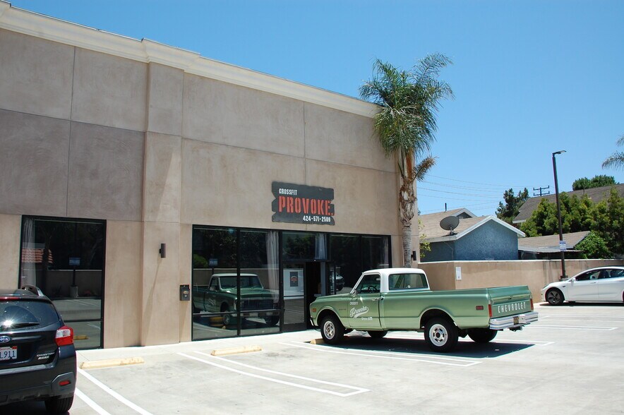 More Photos Of 2300-2308 Pacific Coast Hwy, Lomita Storefront For Sale