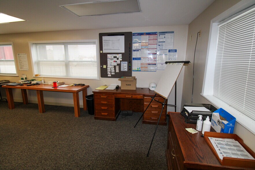 More Photos Of 7350 State Route 111, South Roxana Industrial For Sale