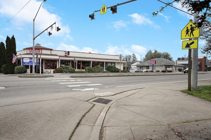 More Photos Of 1644 Main St, Philomath General Retail For Sale