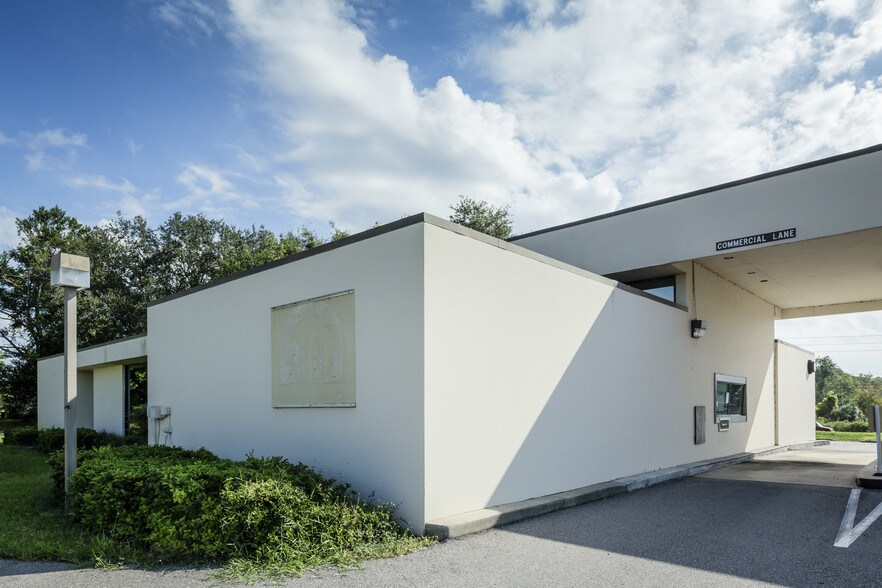 More Photos Of 892 Deltona Blvd, Deltona Bank For Sale
