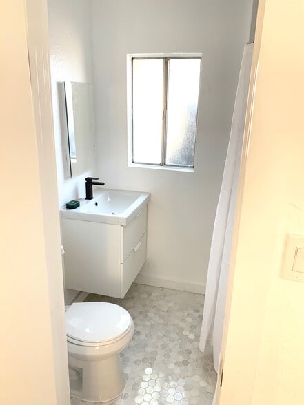 More Photos Of 3443 West Blvd, Los Angeles Apartments For Sale