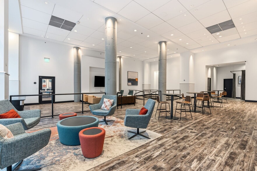 More Photos Of 360 Saint Peter St, Saint Paul Apartments For Lease