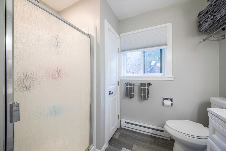 More Photos Of 798 Route 100, Wilmington Flex For Sale