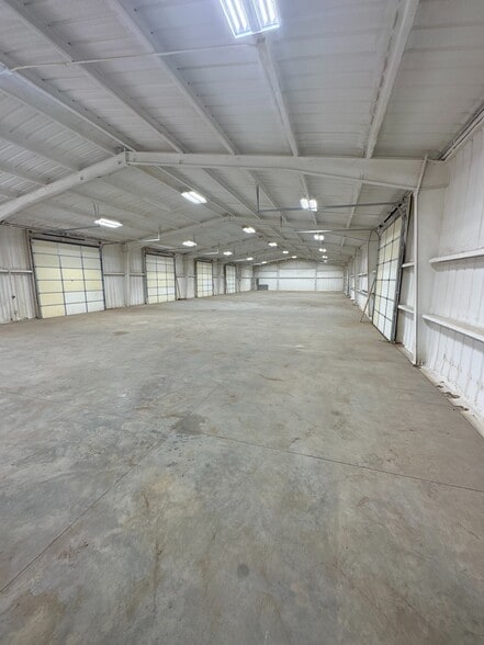 More Photos Of 6636 Canyon Dr, Amarillo Warehouse For Sale