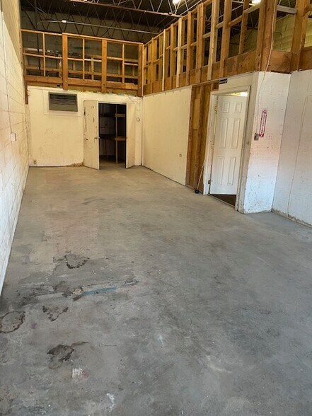 More Photos Of 706 Crain Hwy N, Glen Burnie Flex For Lease