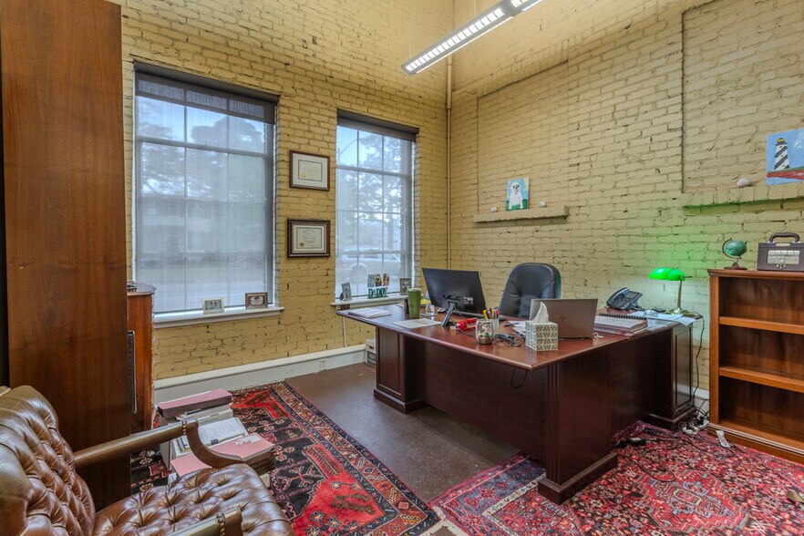 More Photos Of 411-413 E Liberty St, Savannah Office For Sale