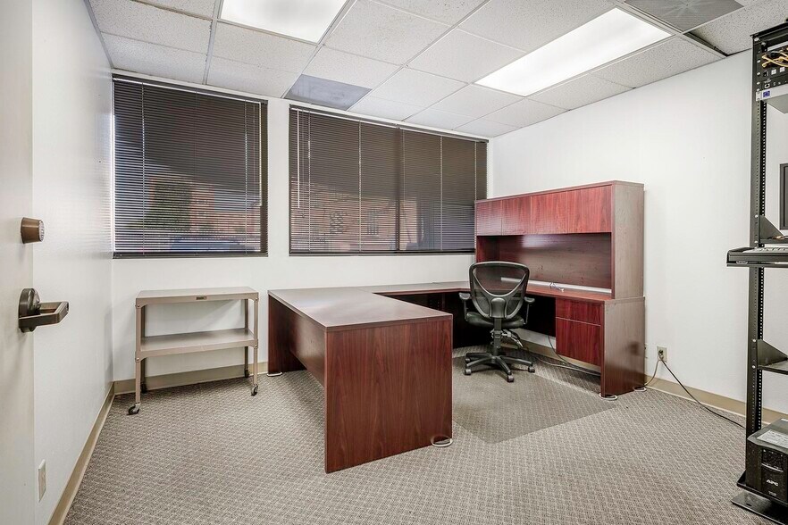 More Photos Of 333 W Broadway, Long Beach Medical For Lease