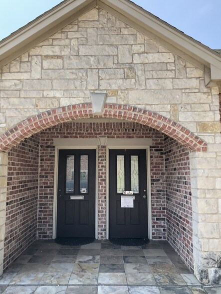 More Photos Of 1400 W Mayfield Rd, Arlington Loft Creative Space For Lease