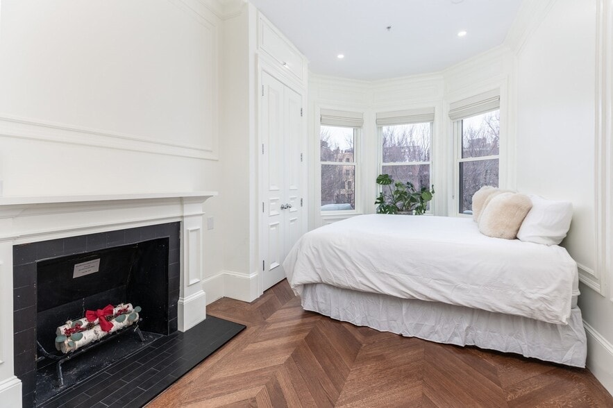 More Photos Of 230 Commonwealth, Boston Apartments For Sale