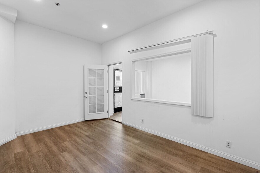 More Photos Of 127-129 S 8th Ave, La Puente Warehouse For Sale