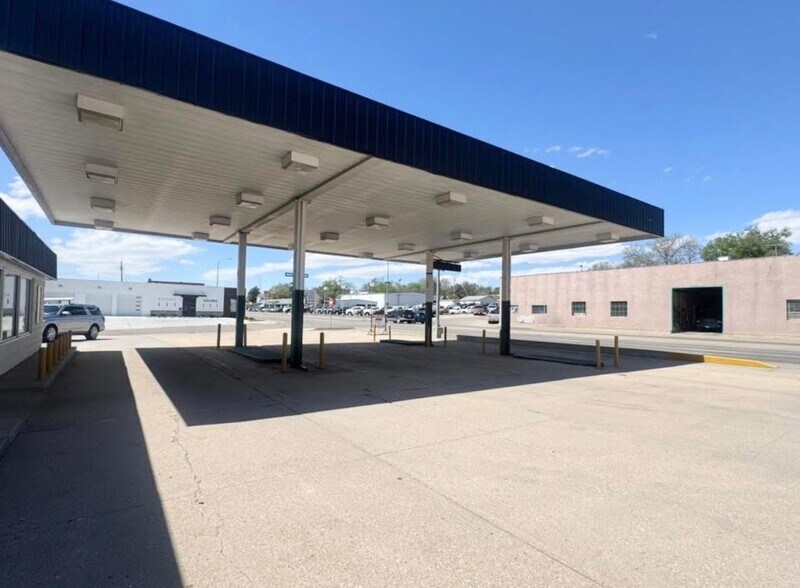 More Photos Of 506 E B St, McCook Service Station For Sale