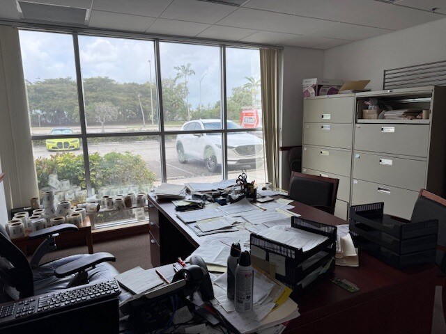 More Photos Of 1520 S Powerline Rd, Deerfield Beach Warehouse For Lease