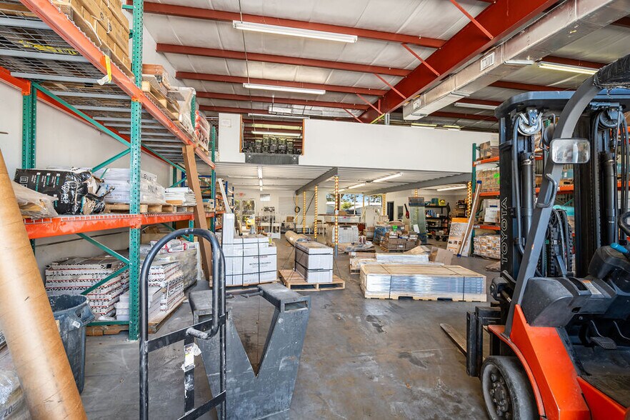 More Photos Of 4200 Dow Rd, Melbourne Warehouse For Sale