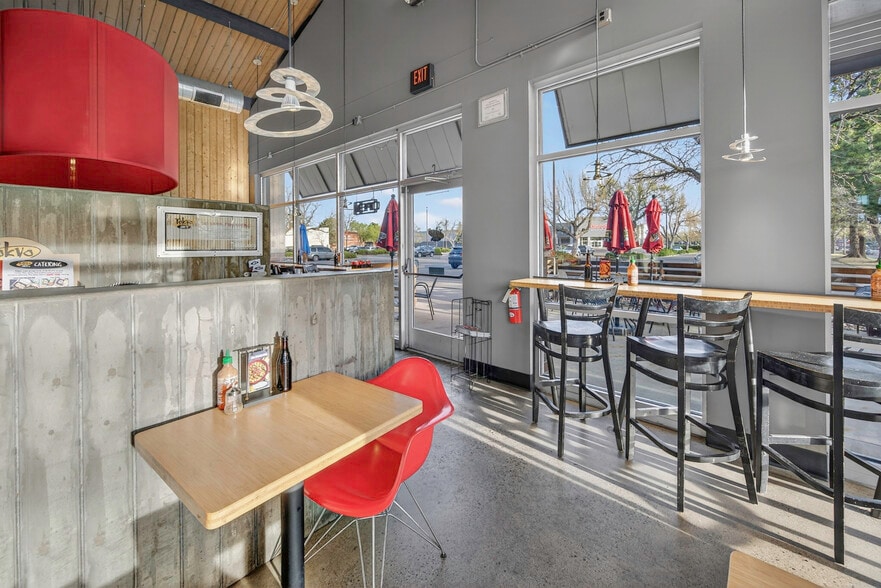 More Photos Of 100 W Troutman Pky, Fort Collins Restaurant For Lease