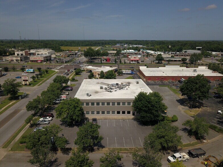 More Photos Of 8066 Walnut Run Rd, Cordova Medical For Lease