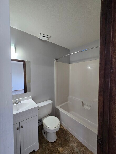 More Photos Of 1322 S Vine St, Wichita Apartments For Sale