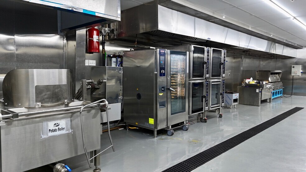 More Photos Of 6701 Tres Lagunas Dr, Houston Light Manufacturing For Sale