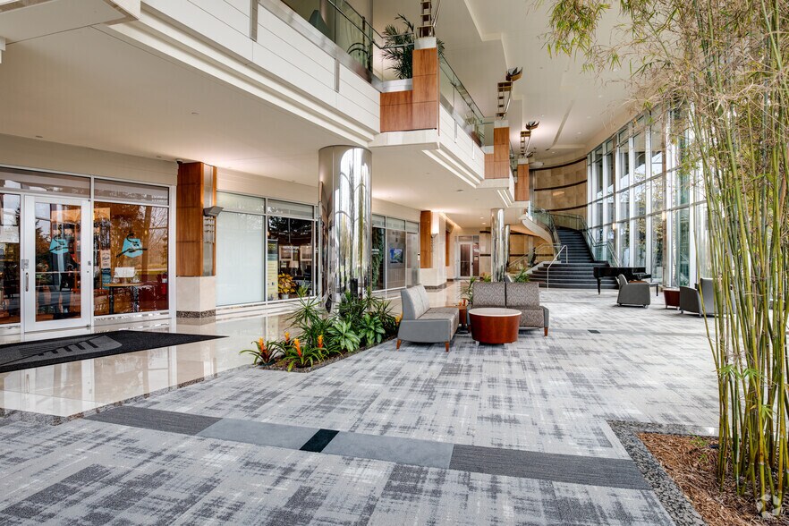 More Photos Of 8000 Norman Center Dr, Bloomington Office For Lease