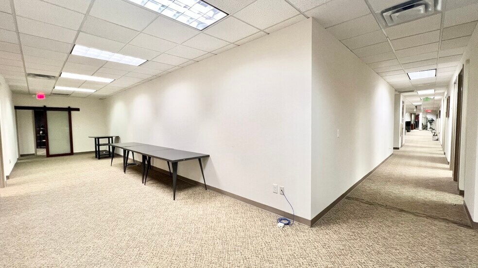 More Photos Of 8800 Roswell Rd, Sandy Springs Office For Sale