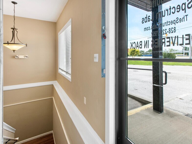 More Photos Of 2690 Hendersonville Rd, Fletcher Medical For Lease