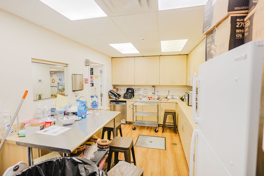 More Photos Of 2358 Shallowford Rd, Marietta Daycare Center For Sale