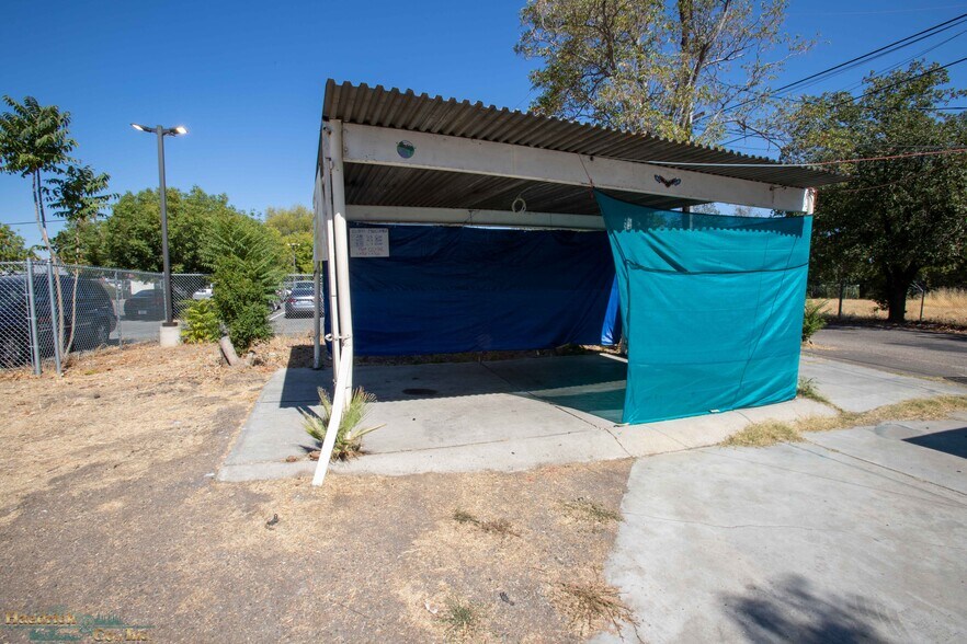 More Photos Of 312 Main St, Red Bluff Carwash For Sale