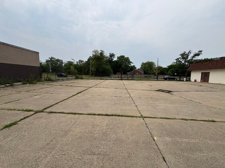 More Photos Of 11250 Hayes St, Detroit Religious Facility For Sale