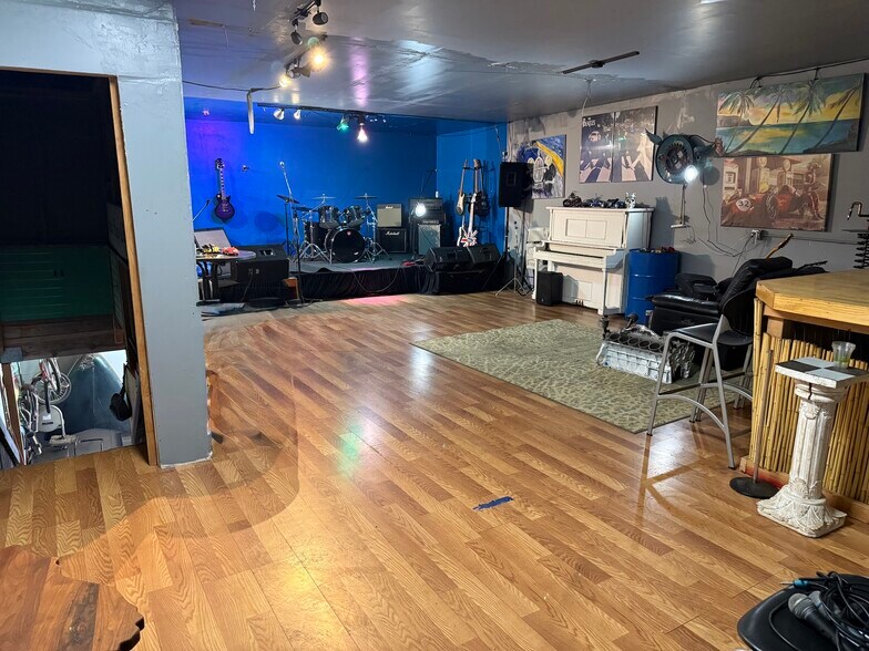 More Photos Of 330 Ohukai Rd, Kihei Light Manufacturing For Sale