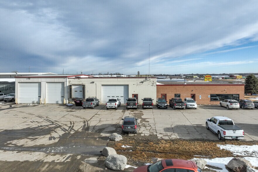 More Photos Of 2975 N Washington St, Grand Forks Distribution For Lease