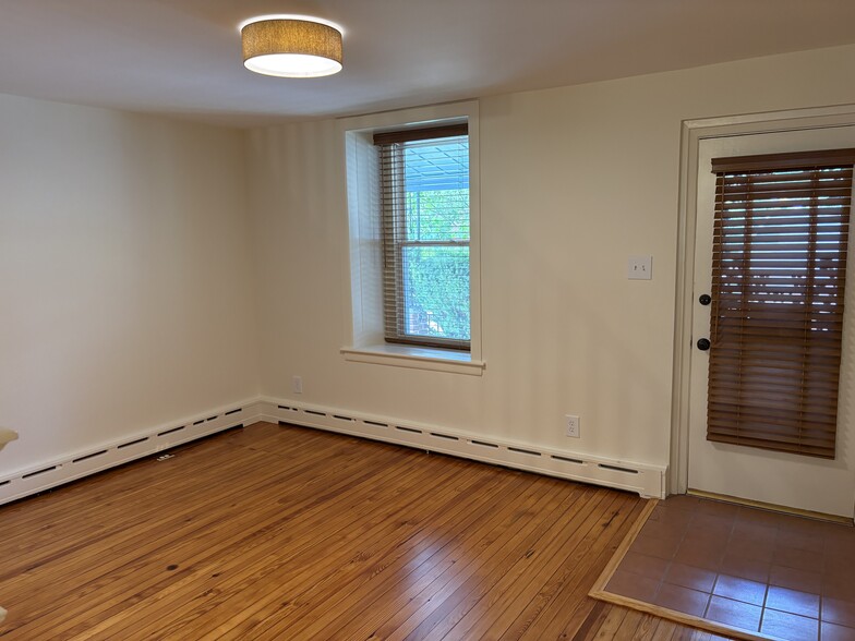 More Photos Of 7719 Germantown Ave, Philadelphia Office Residential For Lease